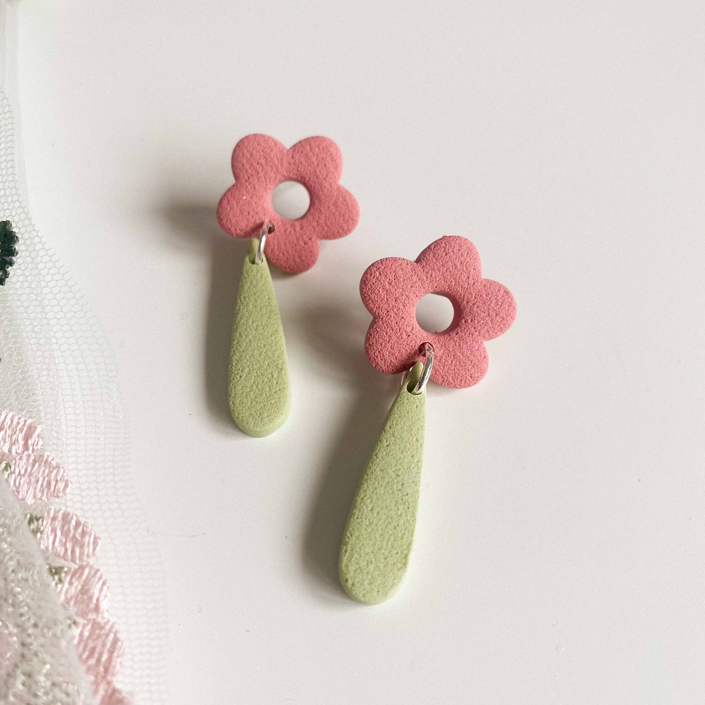 Flower Drops - STUDS