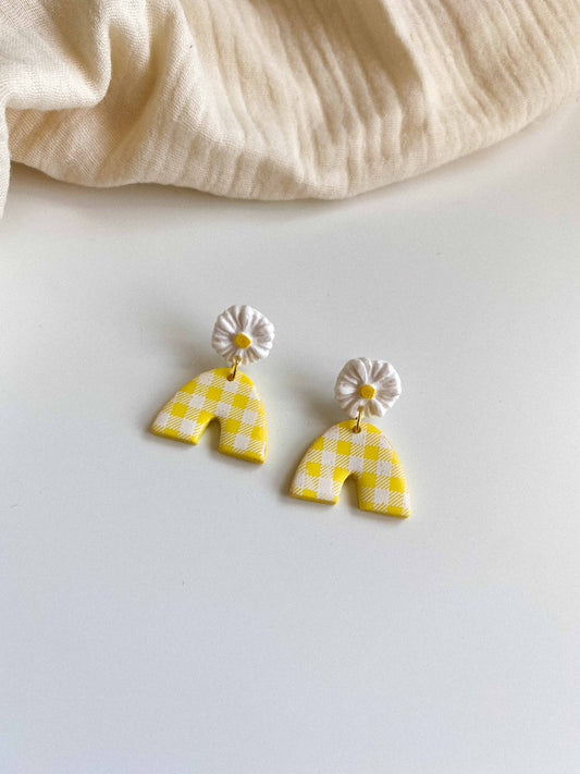 Gingham Small Daisy Arches